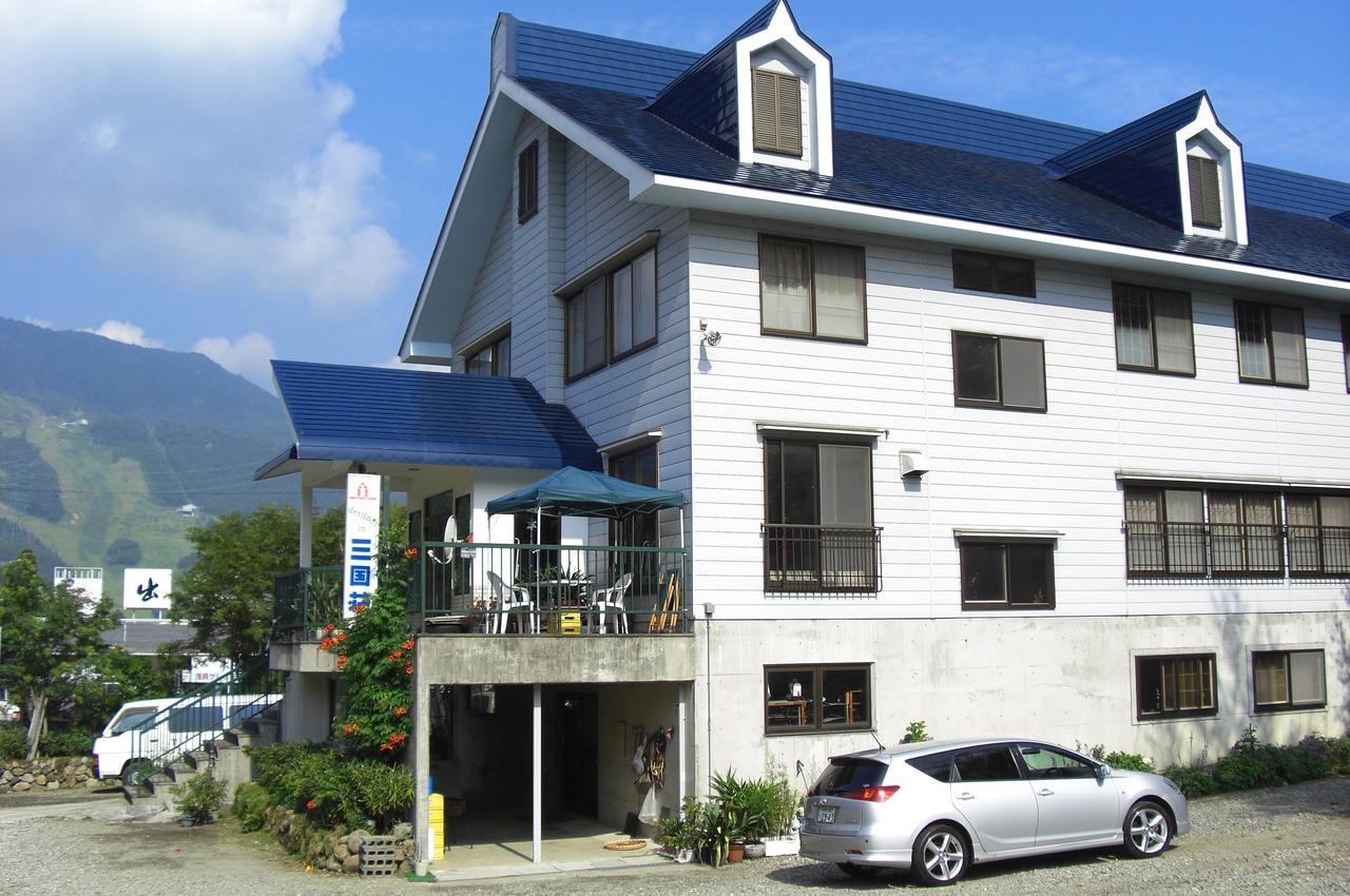 Naeba Mikuniso Hotel Kusatsu  Zewnętrze zdjęcie