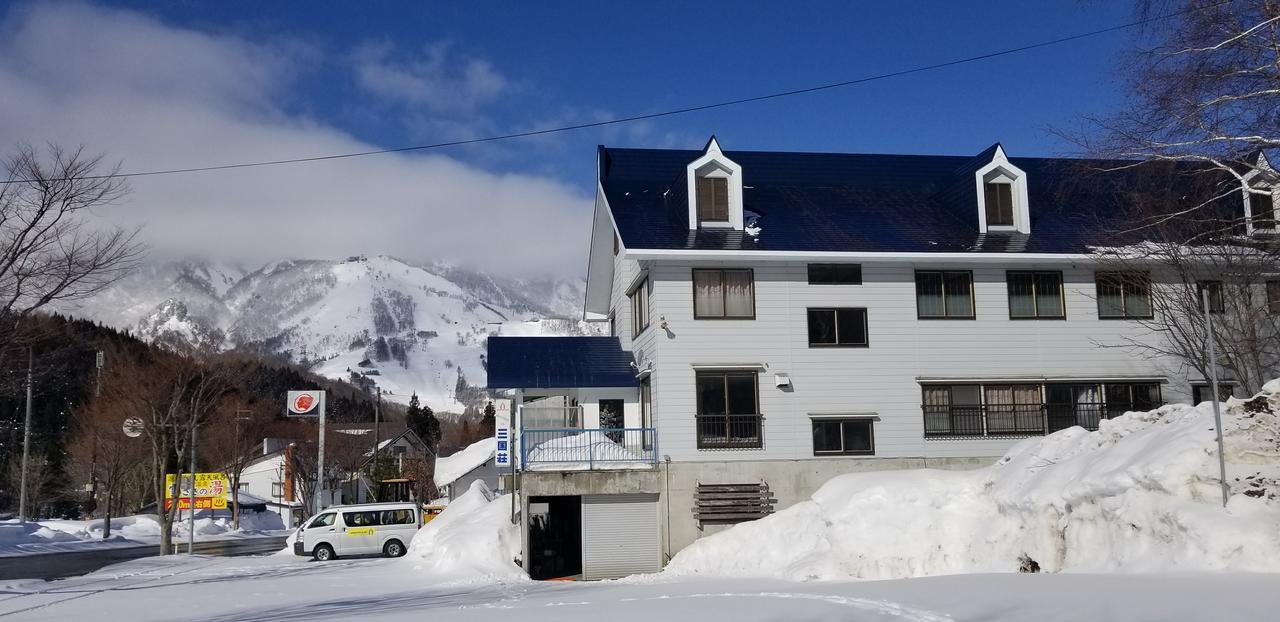 Naeba Mikuniso Hotel Kusatsu  Zewnętrze zdjęcie